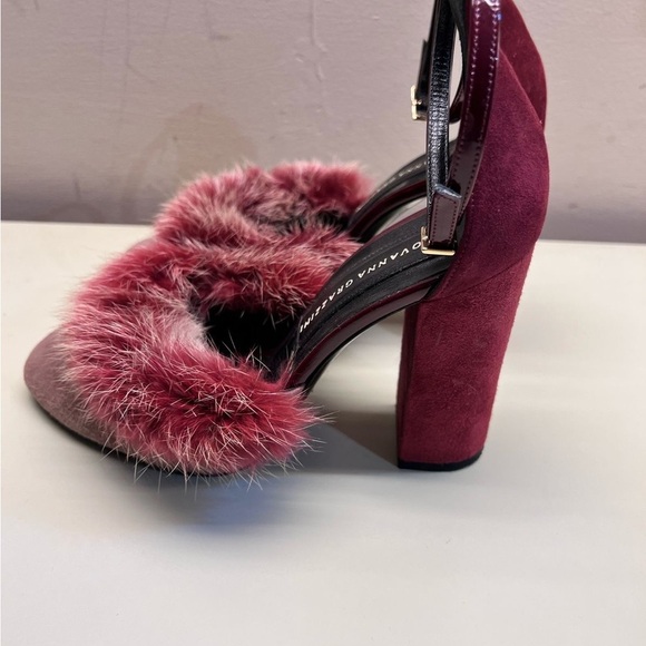 MADE IN ITALY GIOVANNA GRAZZINI burgundy High Heels with Plush Fur Accent - Picture 7 of 8